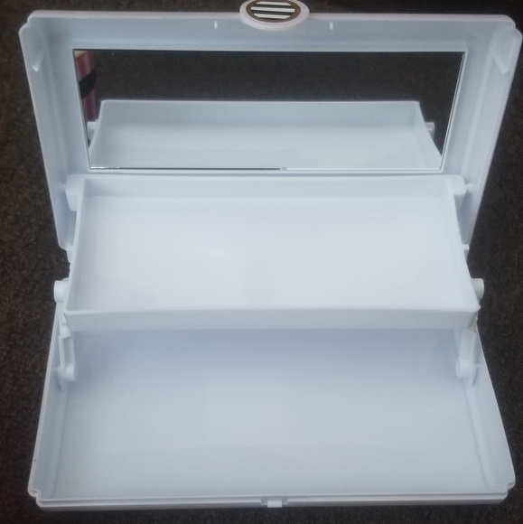 (2) makeup boxes - Picture 7 of 8